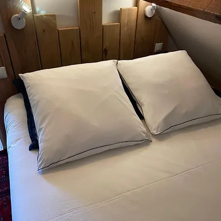 Hirondelle - Parking Prive *